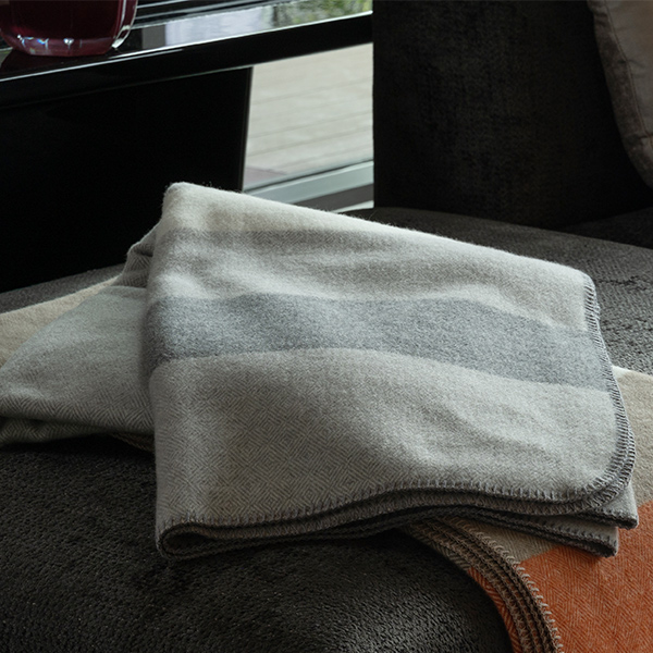 德國原裝披毯 | KL 利物浦 灰+深灰/米白條紋｜K’space✿70A009